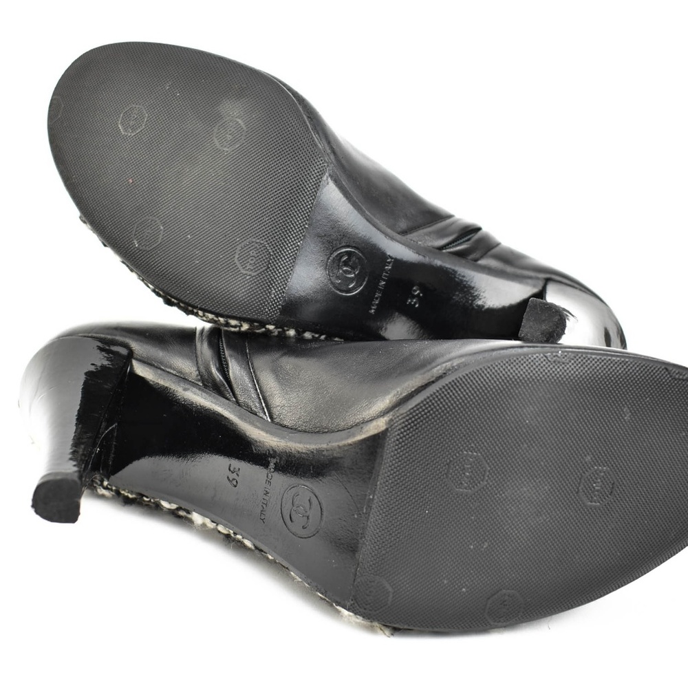 CHANEL "Runway" - Black Leather & CC Logo Boots - Picture 8 of 8